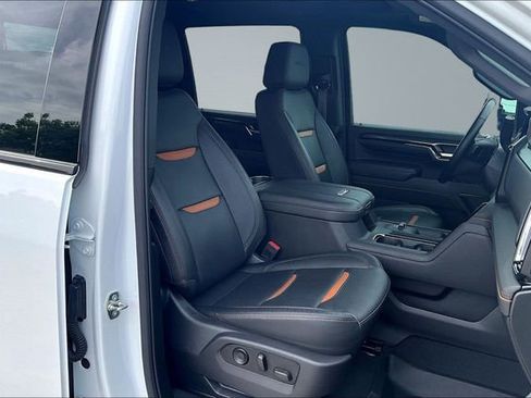 Used 2024 GMC Sierra 2500 AT4 w/ AT4 Premium Plus Package AWD/4WD image 31