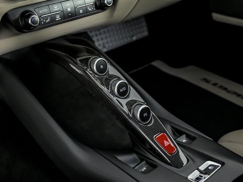 Used 2021 Ferrari 812 GTS image 42