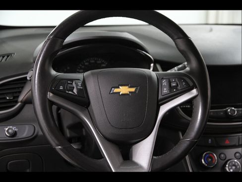 Certified 2022 Chevrolet Trax LT w/ Premium Seat Package image 7