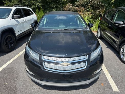 Used 2013 Chevrolet Volt FWD image 2