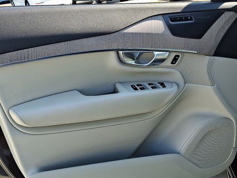 Certified 2024 Volvo XC90 B6 Plus w/ Protection Package image 13