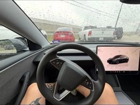 Used 2025 Tesla Model 3 Long Range image 7