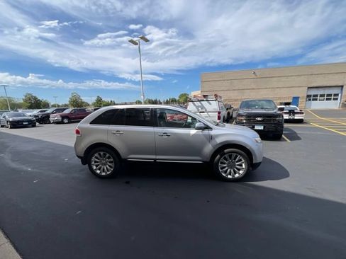 Used 2013 Lincoln MKX AWD image 2