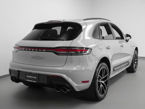 Used 2025 Porsche Macan image 12