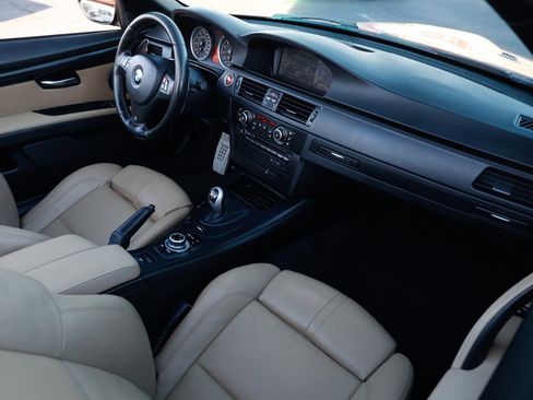 Used 2013 BMW M3 Convertible image 19