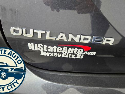 Used 2024 Mitsubishi Outlander SE image 26