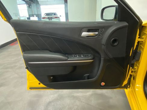 Used 2017 Dodge Charger R/T Scat Pack w/ Dynamics Package RWD image 43