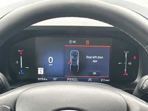 Used 2025 Ford Maverick Lariat image 13