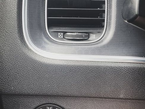 Used 2018 Dodge Charger R/T RWD image 5