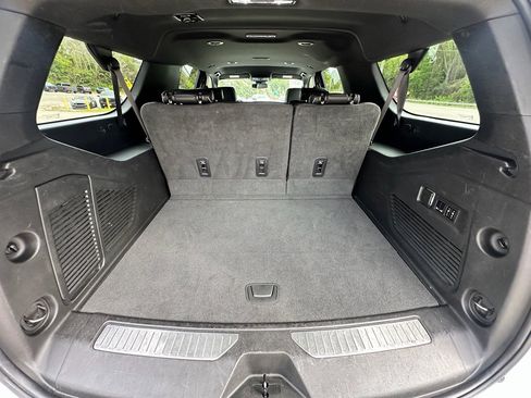 Used 2023 Chevrolet Suburban Premier RWD image 21