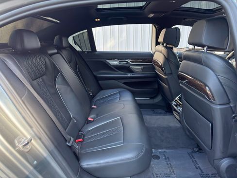 Used 2022 BMW 740i w/ M Sport Package RWD image 42