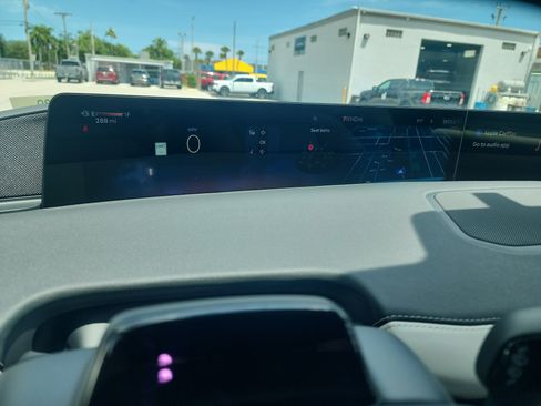 New 2026 Lincoln Navigator Reserve AWD/4WD image 42