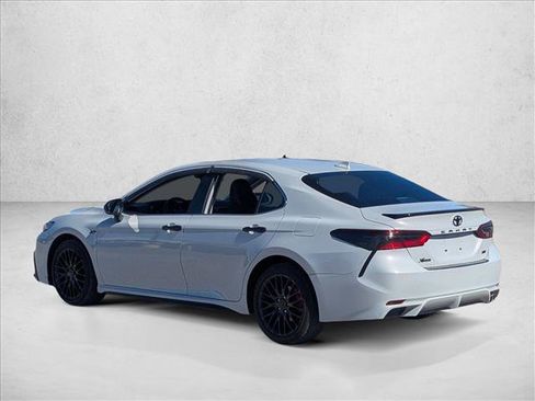 Used 2023 Toyota Camry SE image 7