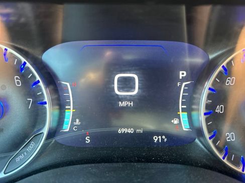 Used 2025 Chrysler Pacifica Select FWD image 21