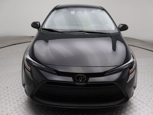 Certified 2025 Toyota Corolla LE image 4