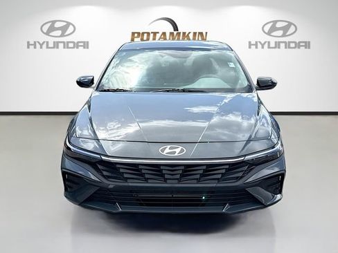 Certified 2025 Hyundai Elantra Sport image 2