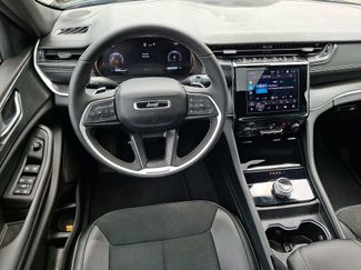 Used 2025 Jeep Grand Cherokee Altitude AWD/4WD video 2