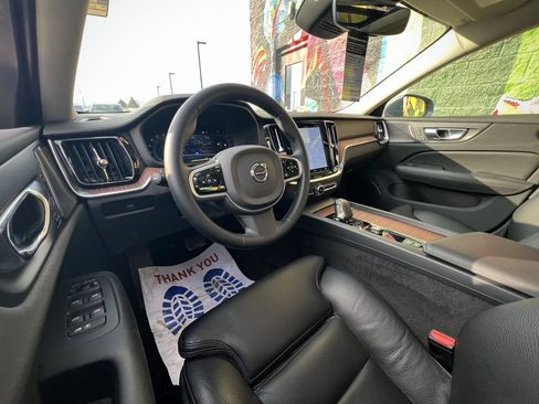 Used 2023 Volvo S60 B5 Ultimate image 17