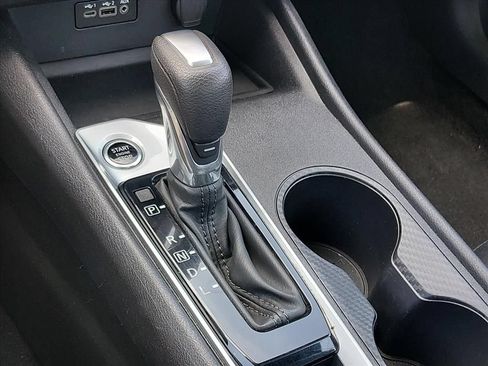 Used 2025 Nissan Altima 2.5 SV FWD image 21