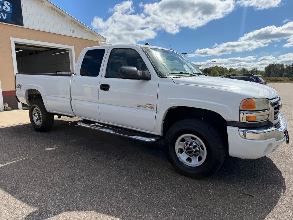 Used 2004 GMC Sierra 3500 SLT w/ Heavy-Duty Power Package AWD/4WD image 3