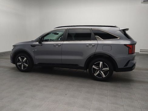 Used 2021 Kia Sorento S w/ Panoramic Sunroof Package image 3