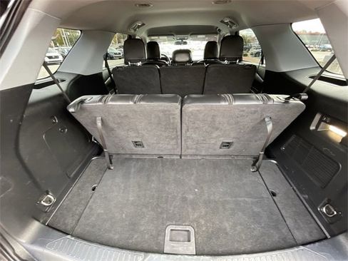 Used 2022 Ford Explorer XLT w/ Equipment Group 202A image 33