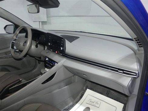 Used 2025 Hyundai Elantra Sport FWD image 24