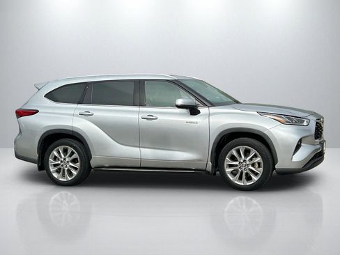 Used 2021 Toyota Highlander Limited AWD/4WD image 4