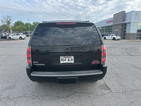 Used 2010 GMC Yukon Denali image 7