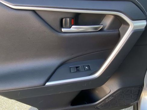 Used 2019 Toyota RAV4 Limited w/ Advanced Technology Package image 12