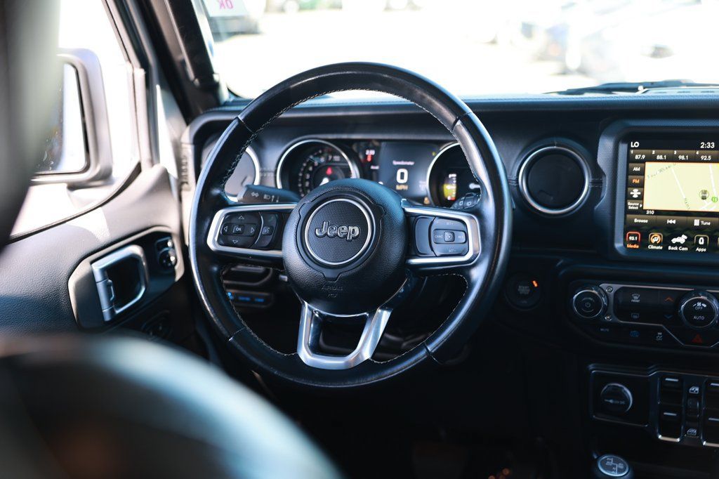 Used 2022 Jeep Wrangler Unlimited Sahara AWD/4WD image 28