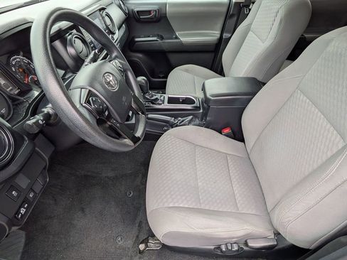 Used 2022 Toyota Tacoma SR w/ SR Convenience Package image 11