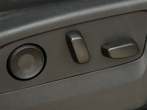 Certified 2025 Chevrolet Tahoe LT image 21