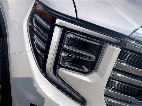 Used 2024 GMC Sierra 1500 SLT w/ SLT Premium Plus Package image 23