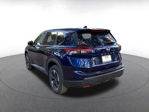 Used 2025 Nissan Rogue SV image 6