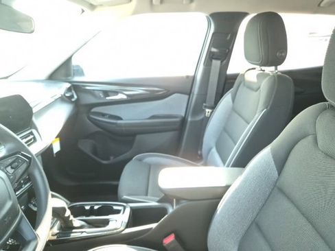 Used 2024 Chevrolet TrailBlazer LS w/ LS Convenience Package FWD image 10