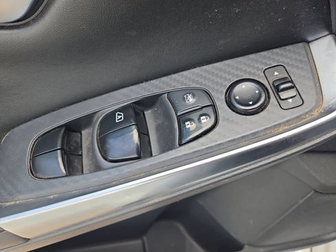 Certified 2021 Nissan Sentra SR FWD image 11