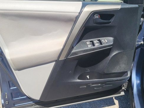 Used 2013 Toyota RAV4 LE FWD image 14