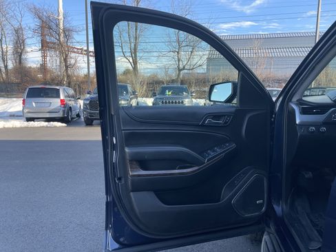 Used 2018 Chevrolet Suburban LT image 33