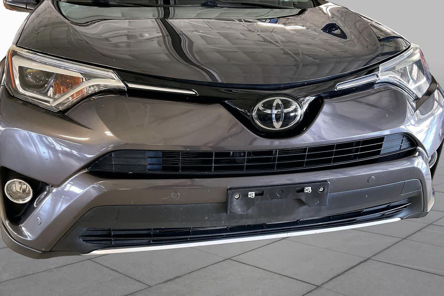 Used 2016 Toyota RAV4 Limited FWD image 30