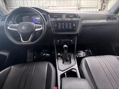 Used 2023 Volkswagen Tiguan SE FWD image 10