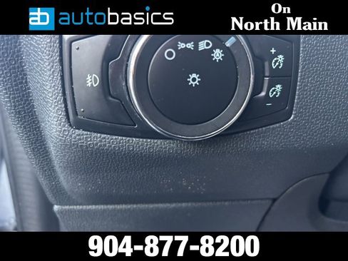 Used 2018 Ford EcoSport SE w/ SE Convenience Package image 29