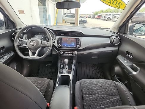Used 2021 Nissan Kicks SV FWD image 30