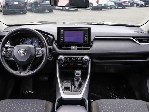 Used 2022 Toyota RAV4 XLE w/ Carpet Mat Package (TMS) AWD/4WD image 14