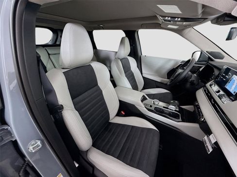 New 2026 Mitsubishi Outlander SE FWD image 23