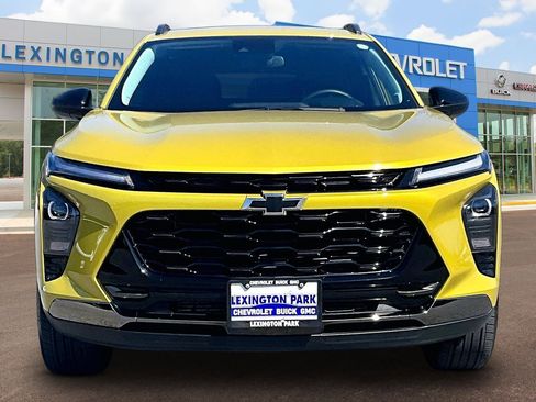 Used 2024 Chevrolet Trax ACTIV w/ Sunroof Package image 3