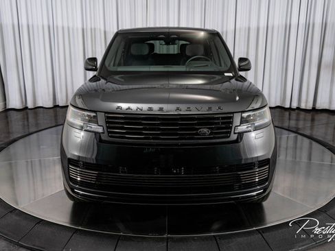 Used 2024 Land Rover Range Rover SV image 4