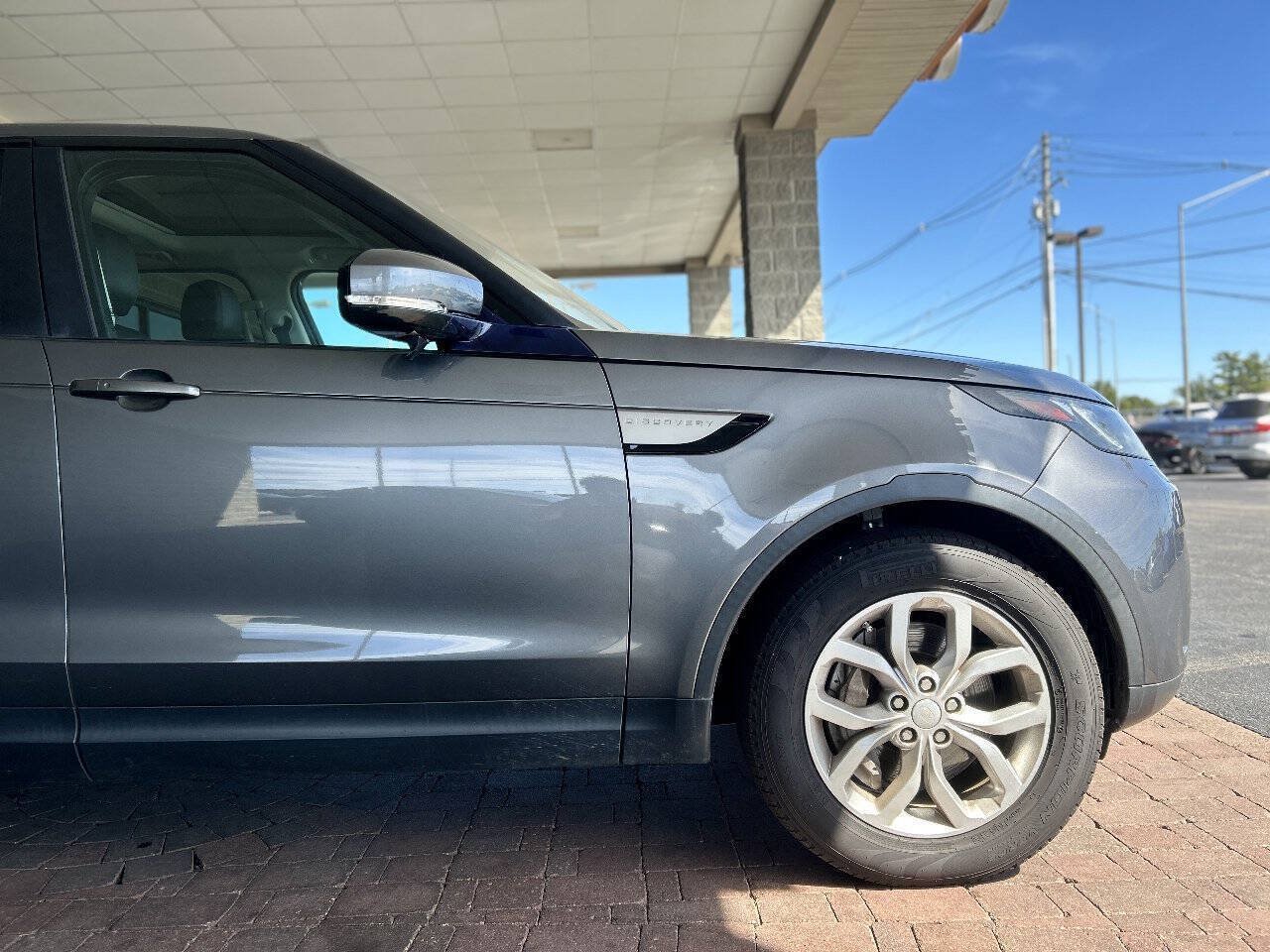 Used 2018 Land Rover Discovery SE AWD/4WD image 19