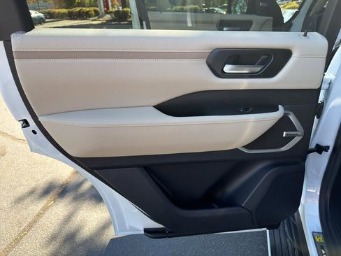 New 2026 Nissan Armada Platinum Reserve image 34