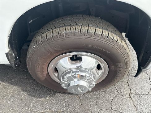 Used 2024 RAM 3500 Tradesman w/ Chrome Appearance Group RWD image 14